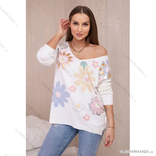 Sweater blouse with colorful yellow + blue flowers