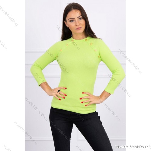 Blouse with decorative khaki buttons