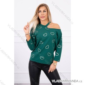 Green blouse with a print of hearts