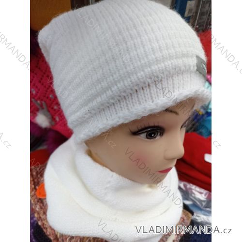 Winter hat with pompon women (ONE SIZE) WROBI PV719045