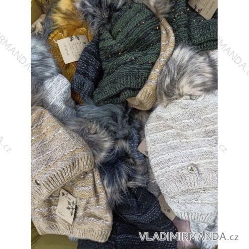 Winter hat with pompon women (ONE SIZE) WROBI PVB21104142